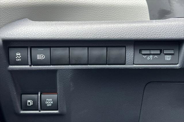 Certified 2022 Toyota Sienna LE image 31