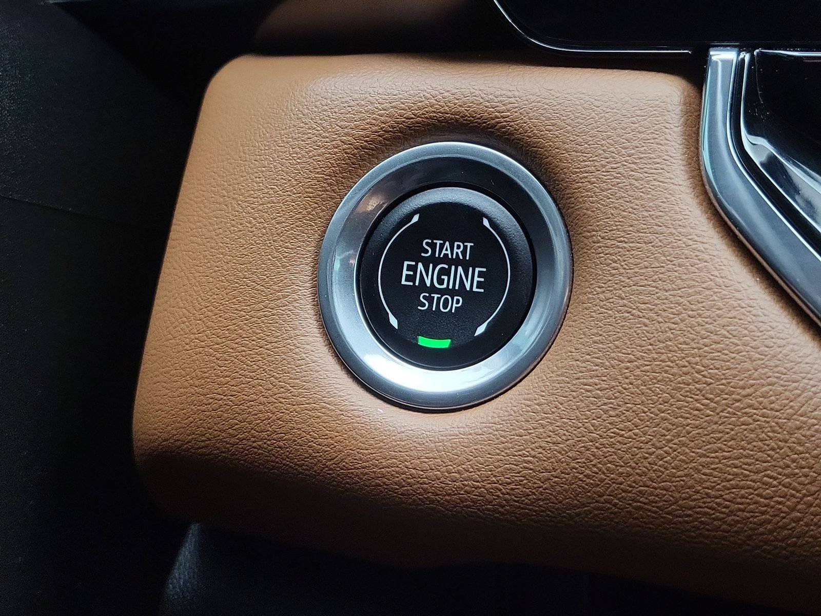 Used 2024 GMC Canyon AT4 w/ AT4 Premium Package AWD/4WD image 16