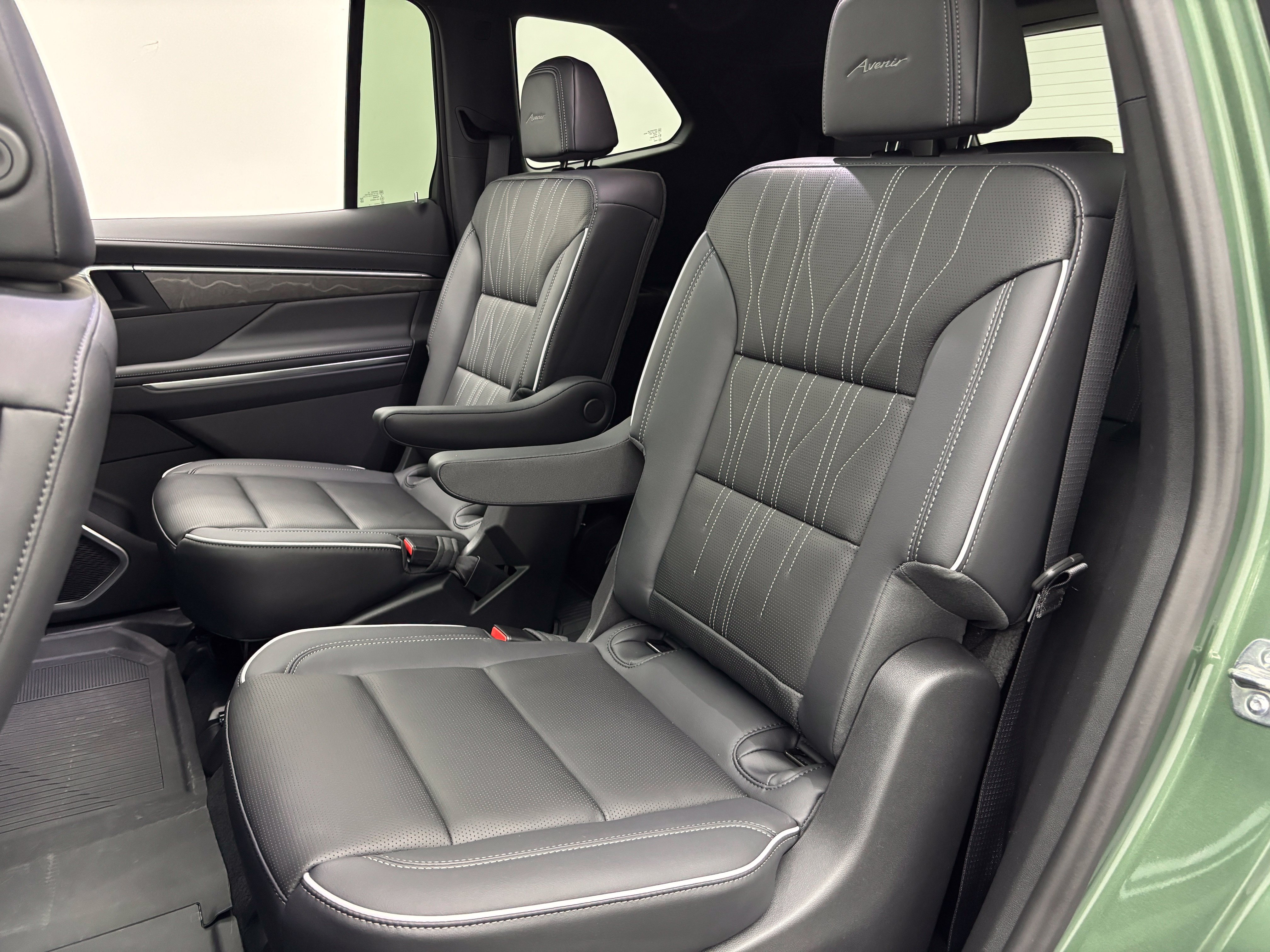New 2027 Buick Enclave Avenir w/ LPO, Floor Liner Package AWD/4WD image 48