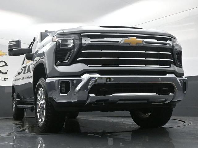 Certified 2025 Chevrolet Silverado 2500 LTZ w/ LTZ Convenience Package AWD/4WD image 3