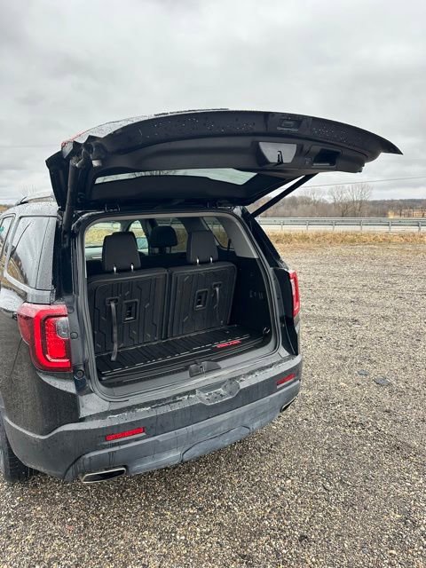 Used 2023 GMC Acadia SLE w/ Driver Convenience Package image 12