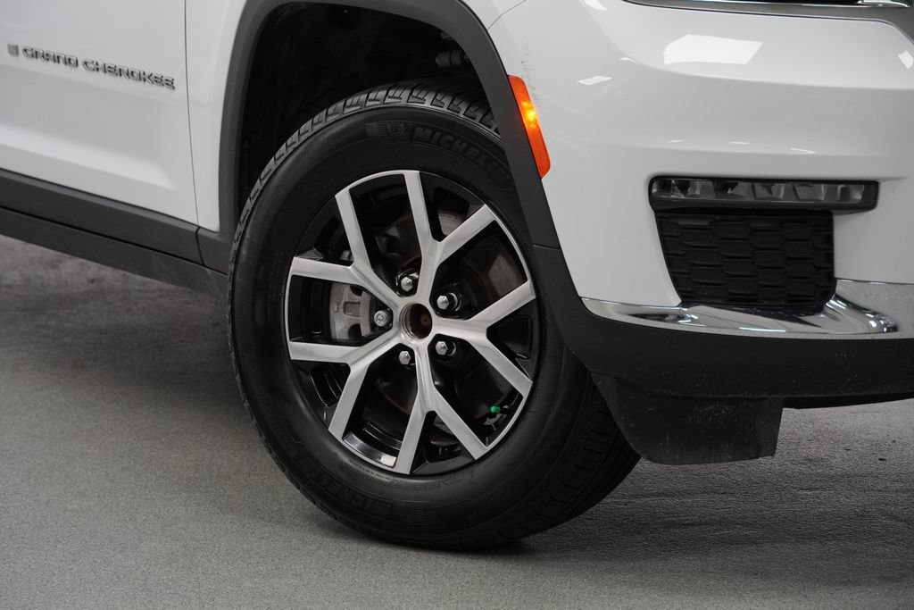 Certified 2025 Jeep Grand Cherokee L Limited AWD/4WD image 4
