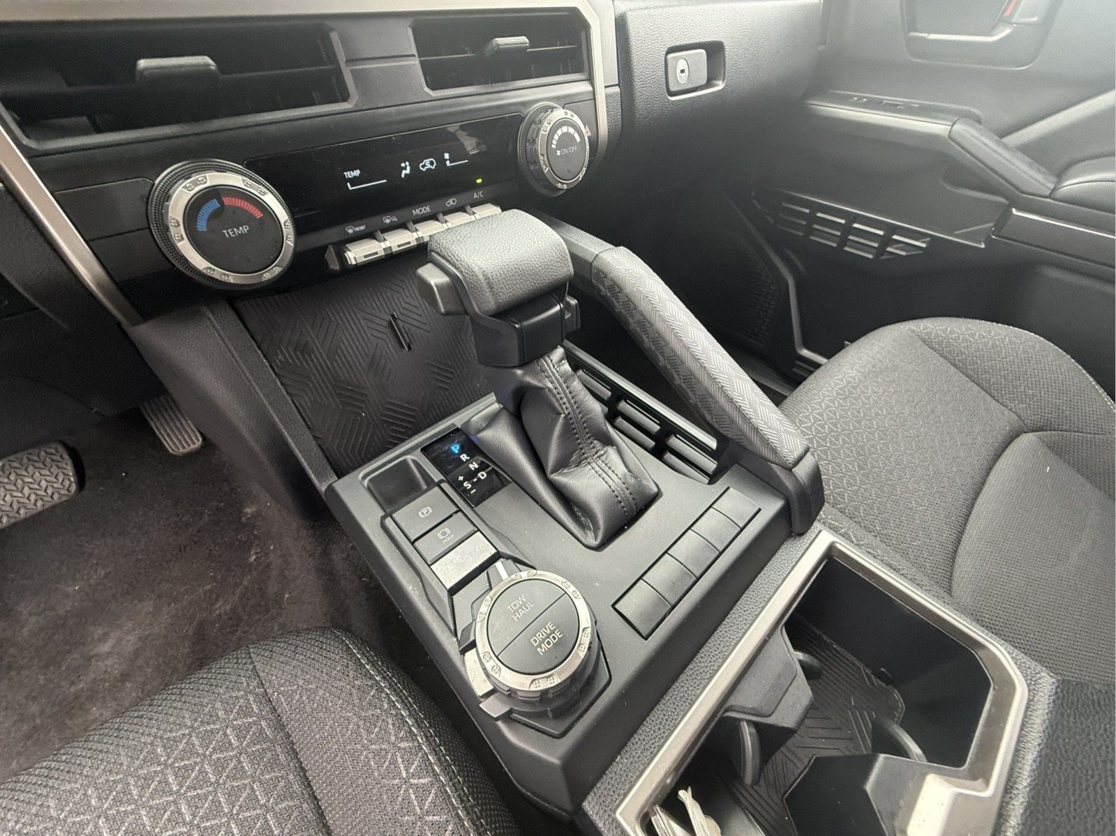 Used 2025 Toyota 4Runner SR5 AWD/4WD image 14