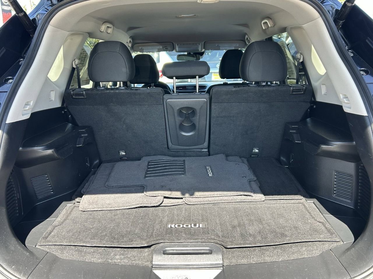 Certified 2019 Nissan Rogue SV image 13