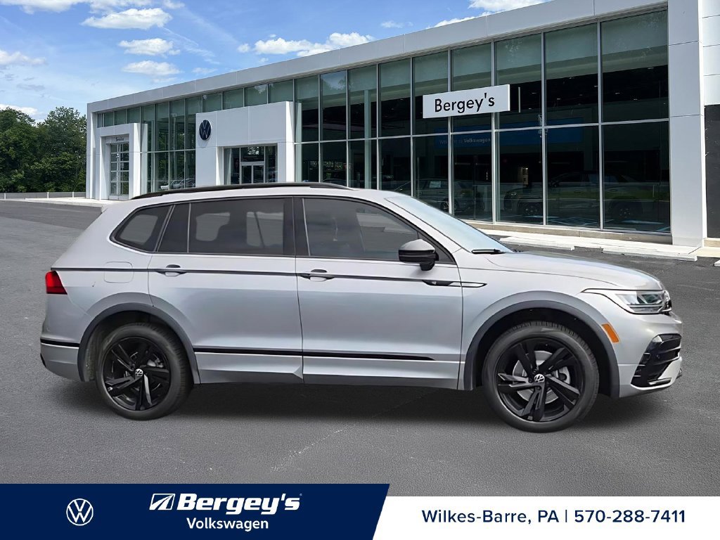 Certified 2024 Volkswagen Tiguan SE R-Line AWD/4WD image 11