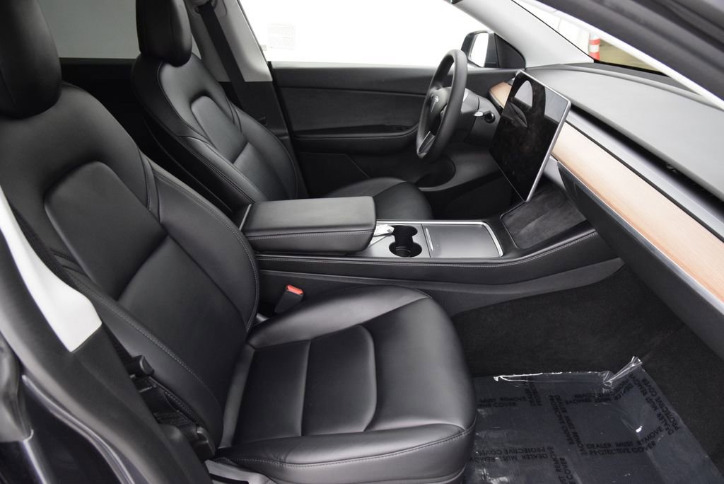 Used 2022 Tesla Model Y Performance image 16