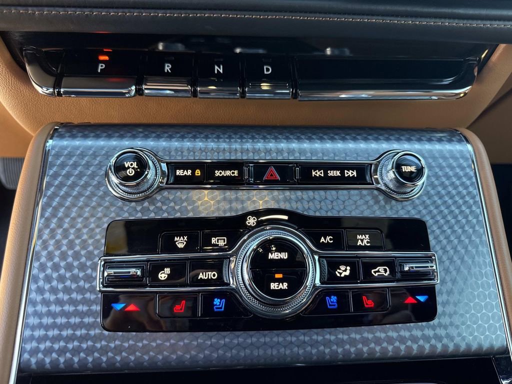 Certified 2024 Lincoln Aviator Black Label AWD/4WD image 30