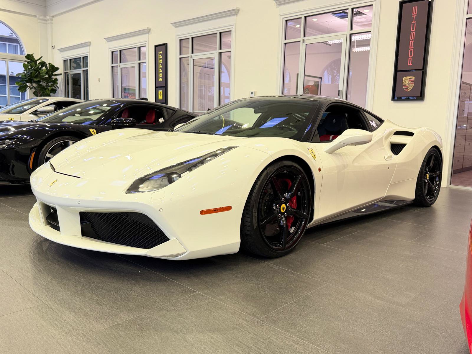 Used 2017 Ferrari 488 GTB RWD image 9