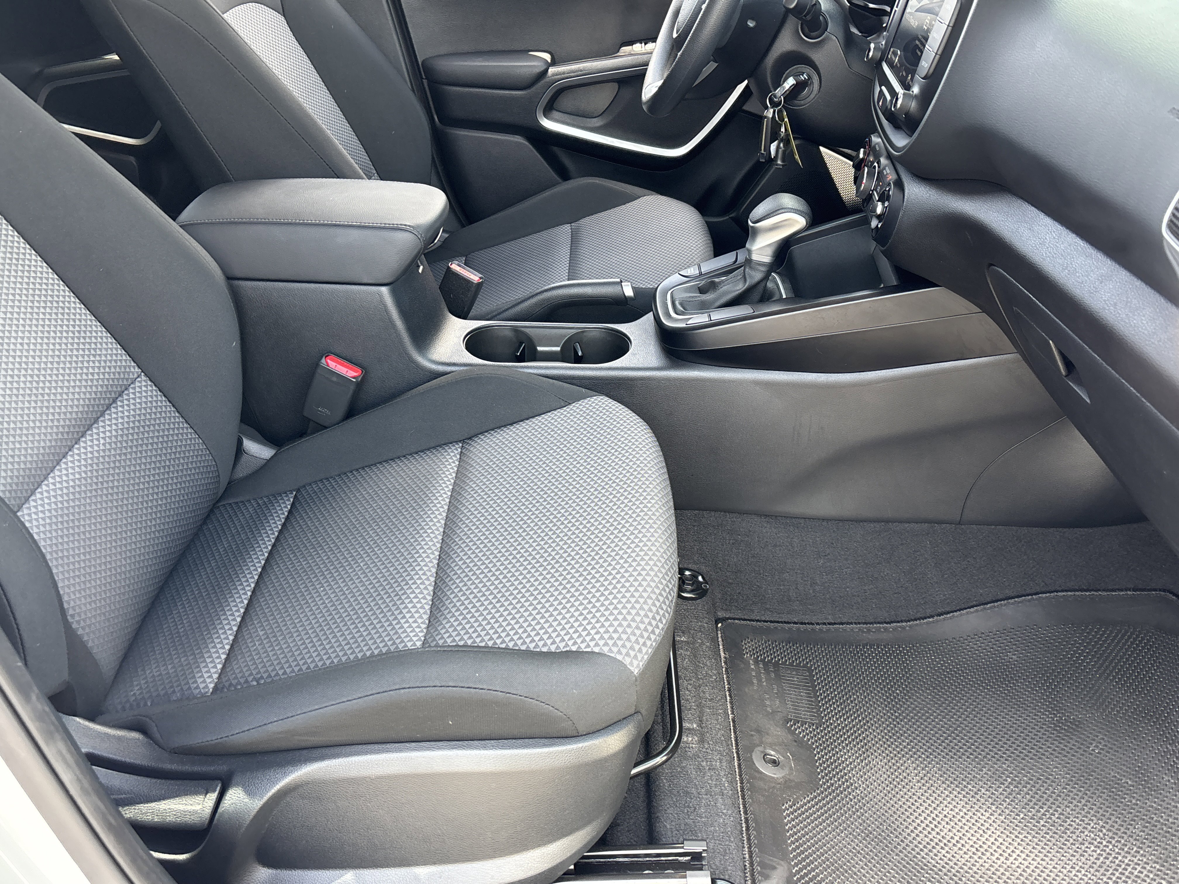 Certified 2025 Kia Soul LX w/ LX Technology Package FWD image 9