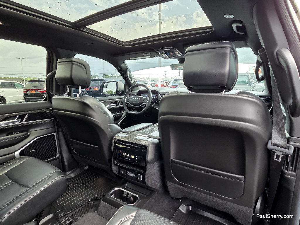 Used 2022 Jeep Wagoneer Series III w/ Premium Group I AWD/4WD image 55
