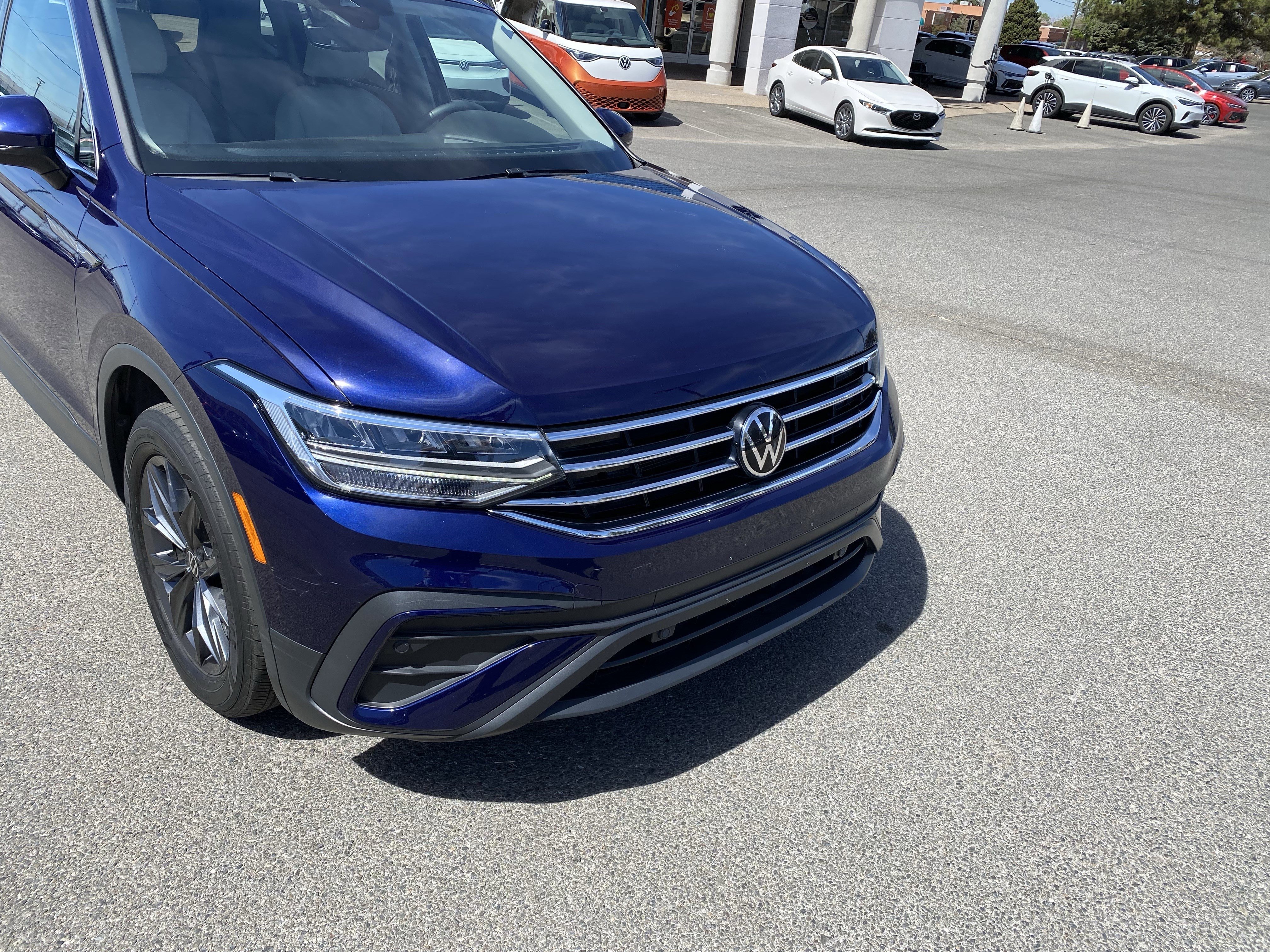 Used 2023 Volkswagen Tiguan SE w/ Panoramic Sunroof Package image 47