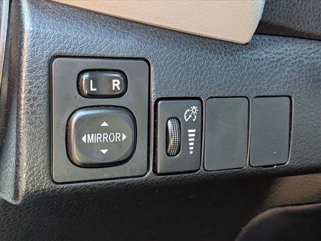 Used 2015 Toyota Corolla LE image 9