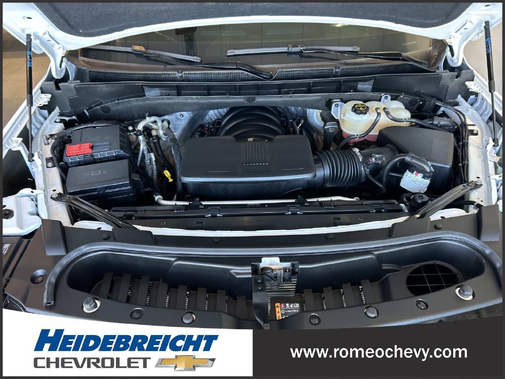 Used 2025 GMC Yukon AT4 w/ AT4 Premium Plus Package AWD/4WD image 9