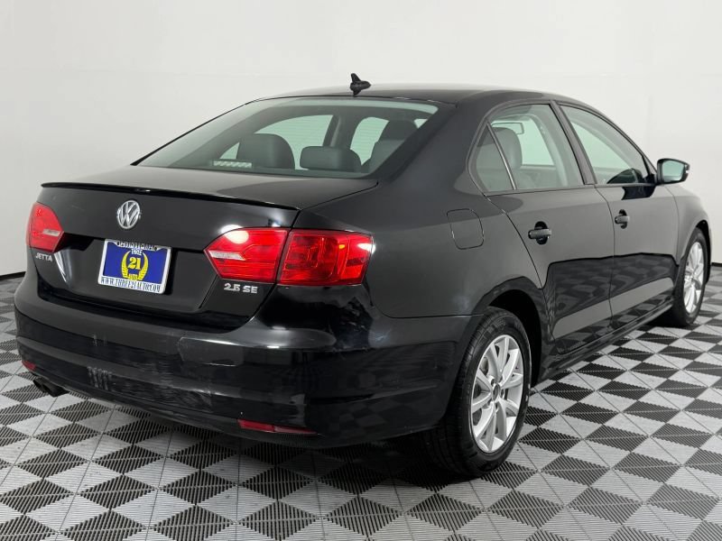Used 2012 Volkswagen Jetta SE FWD image 72