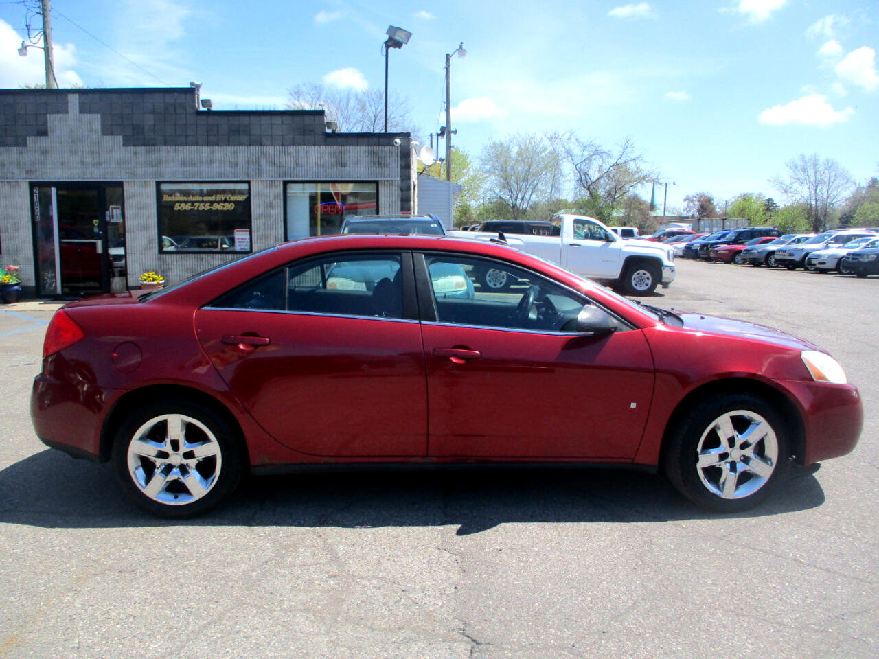 Used 2009 Pontiac G6 Sedan w/ Preferred Package image 2
