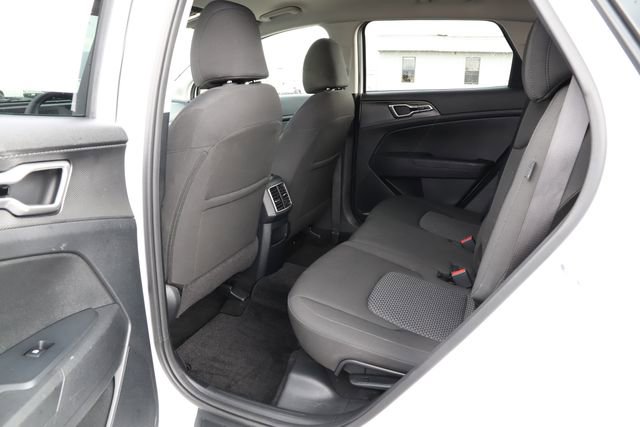 Used 2025 Kia Sportage LX image 12