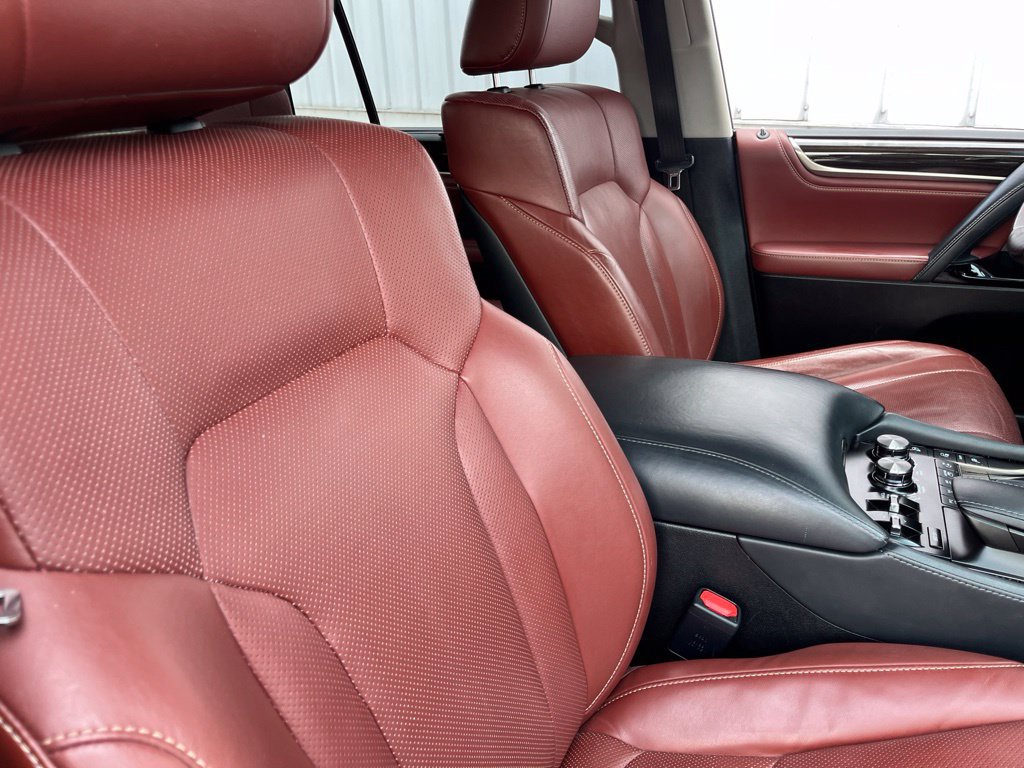 Used 2019 Lexus LX 570 4WD w/ Luxury Package image 40
