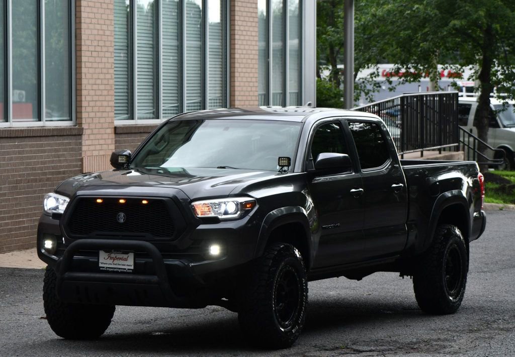 Used 2017 Toyota Tacoma TRD Sport image 2