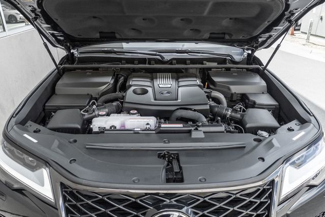New 2025 Lexus LX 600 F Sport image 11
