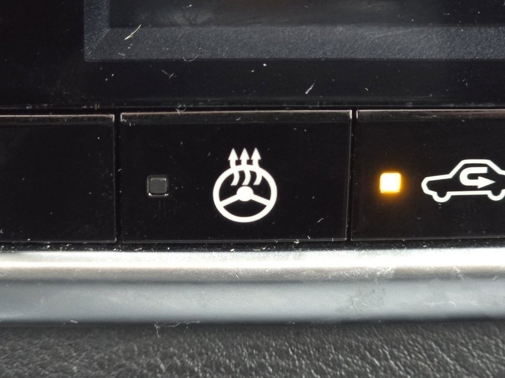 Used 2023 Nissan Rogue SV w/ SV Premium B Package image 8