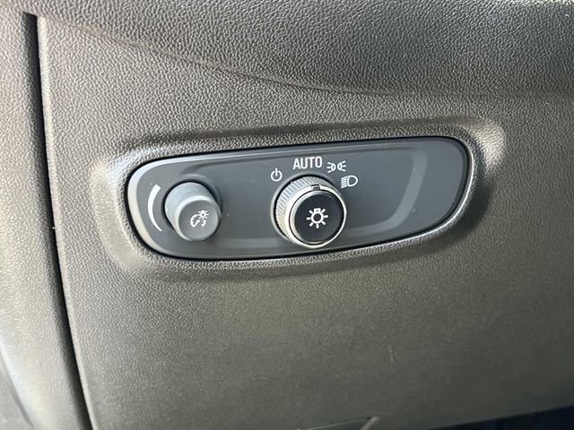 Used 2022 Chevrolet Equinox RS w/ RS Leather Package image 31