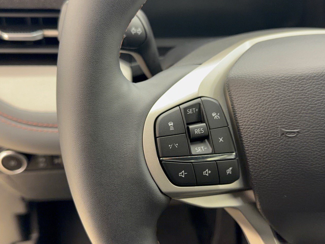 New 2027 Ford Explorer Active w/ Active Comfort Package RWD image 18
