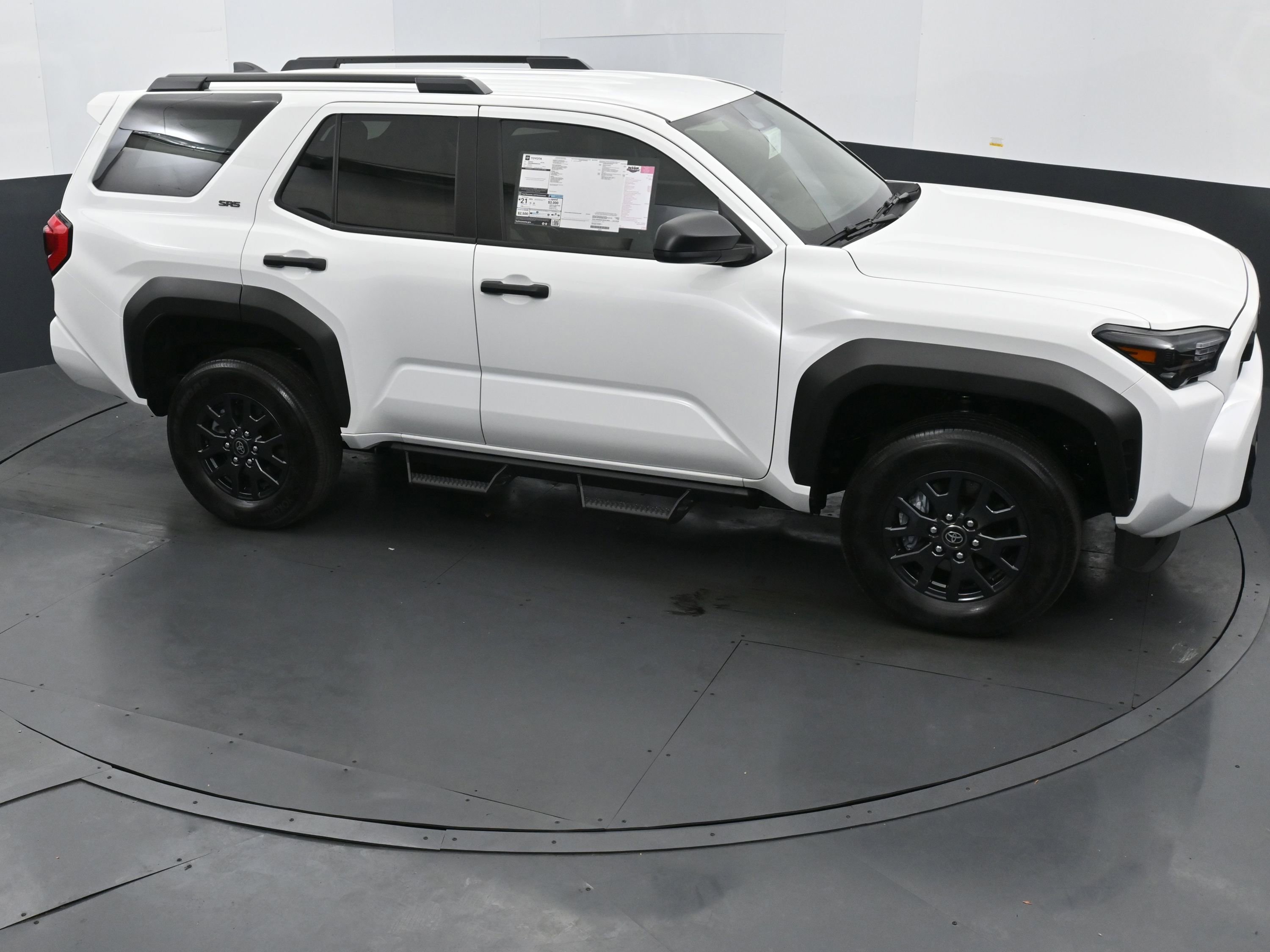 Used 2025 Toyota 4Runner SR5 AWD/4WD image 33