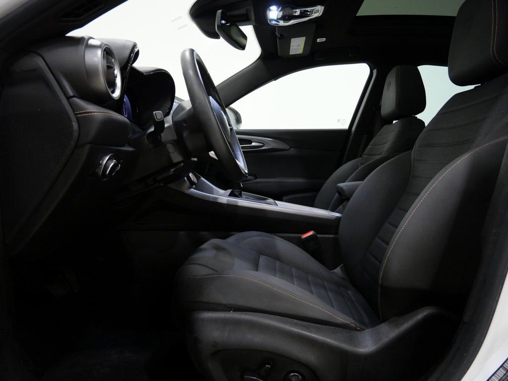 Used 2024 Alfa Romeo Tonale Ti image 12