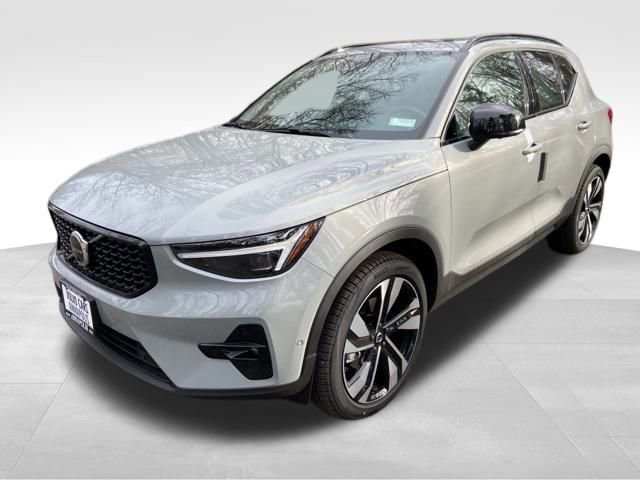 New 2026 Volvo XC40 B5 Ultra w/ Climate Package image 3
