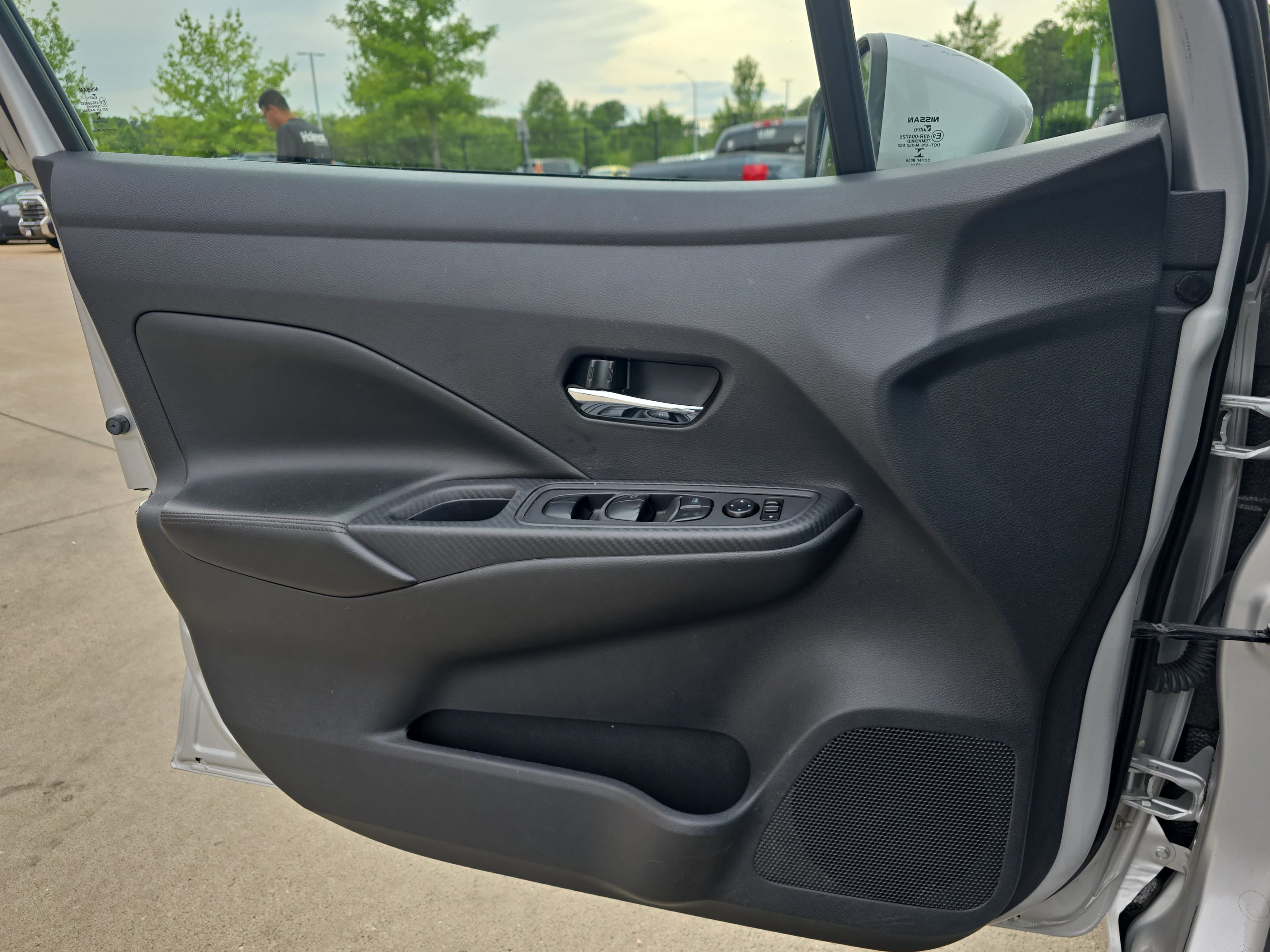 Used 2020 Nissan Versa SV FWD image 27