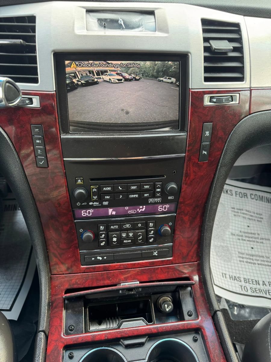 Used 2011 Cadillac Escalade Premium AWD/4WD image 22