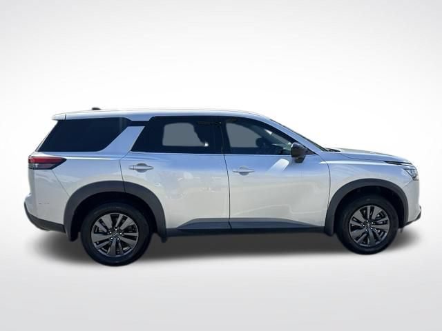 Used 2024 Nissan Pathfinder S FWD image 12