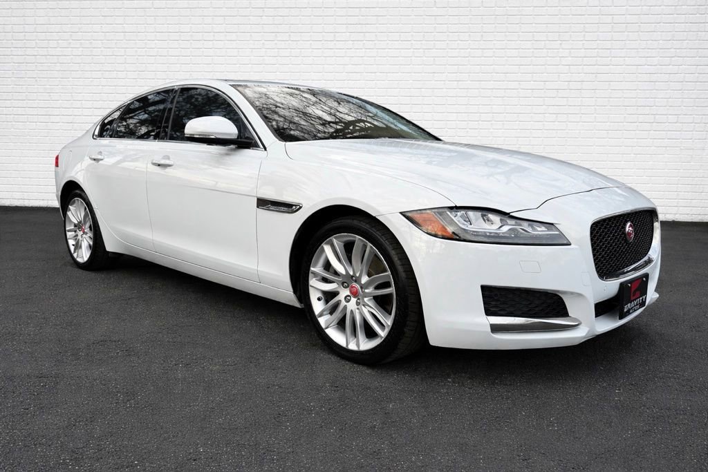 Used 2018 Jaguar XF Portfolio image 3