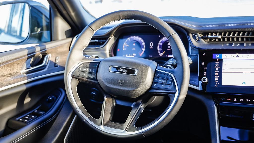 New 2026 Jeep Grand Cherokee Limited image 17