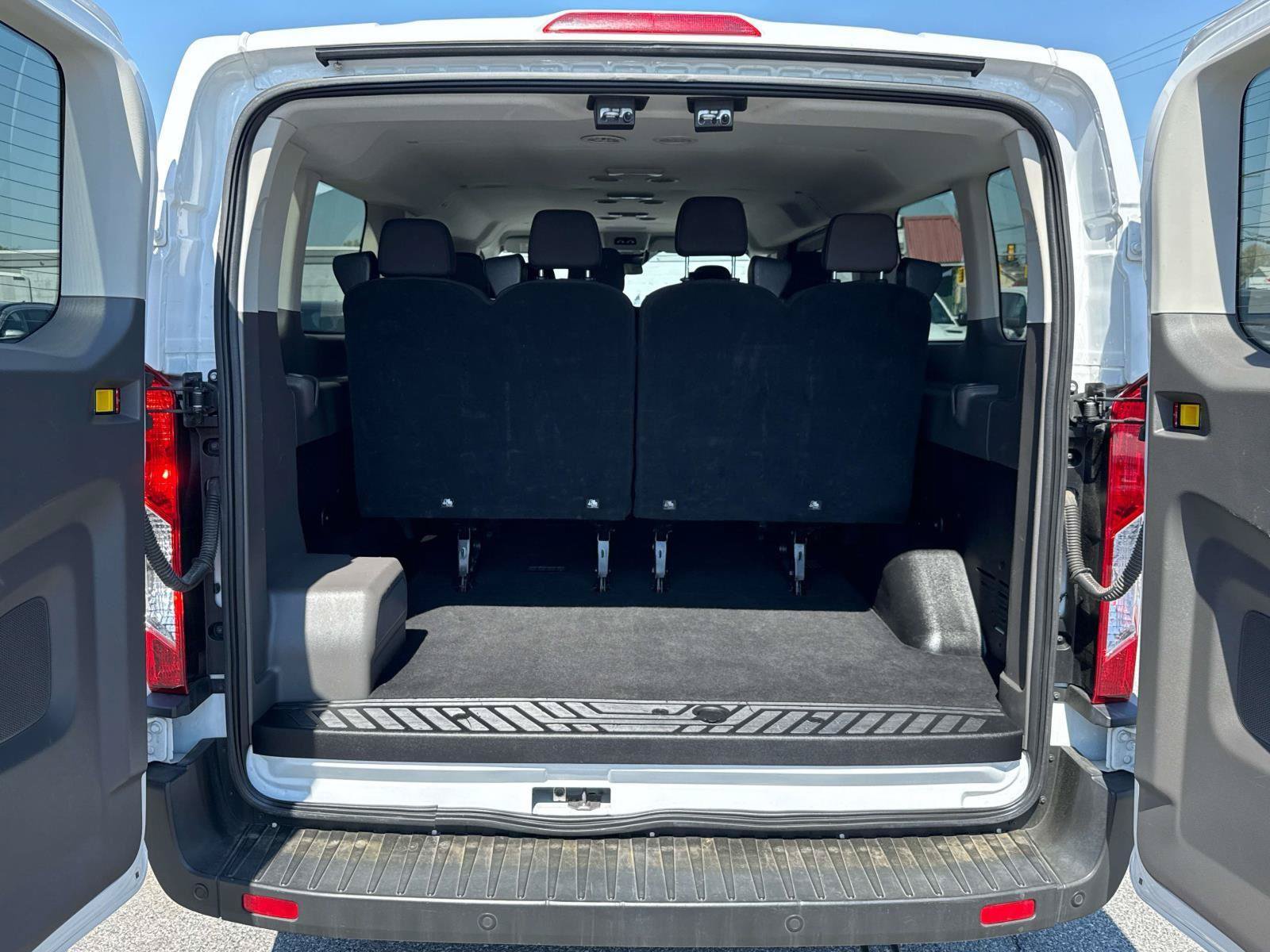 Used 2023 Ford Transit 350 XLT RWD image 23