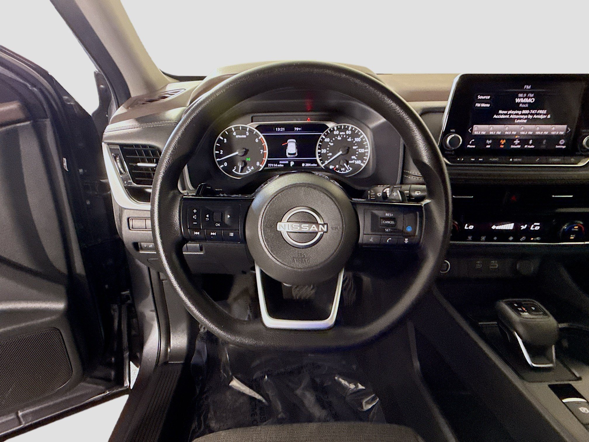 Used 2022 Nissan Rogue SV FWD image 13