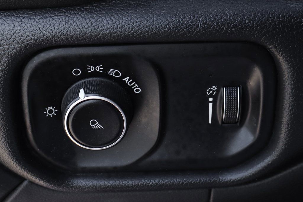 Used 2024 RAM 2500 Tradesman w/ Chrome Appearance Group image 19