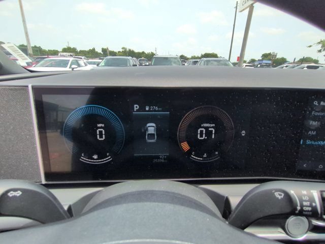 Used 2025 Hyundai Santa Cruz SEL AWD/4WD image 16