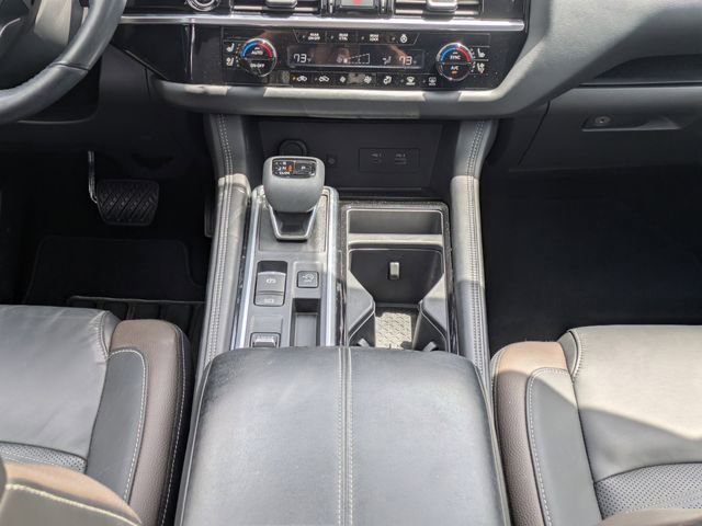 Used 2024 Nissan Pathfinder Platinum w/ Black Appearance Package image 20