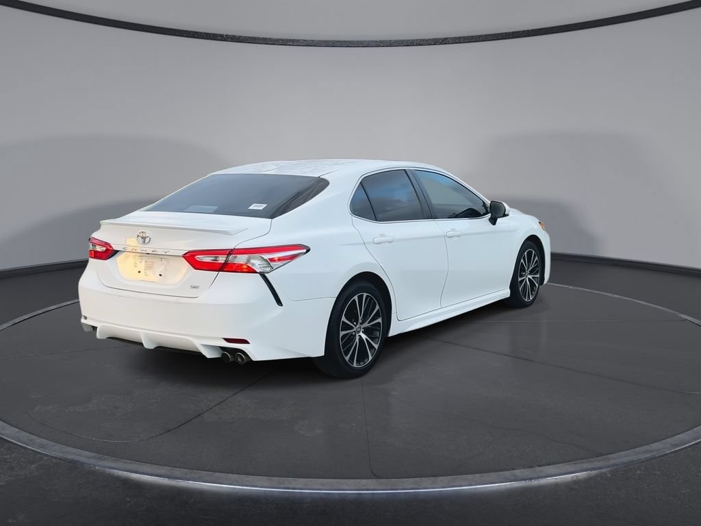 Used 2020 Toyota Camry SE FWD image 8