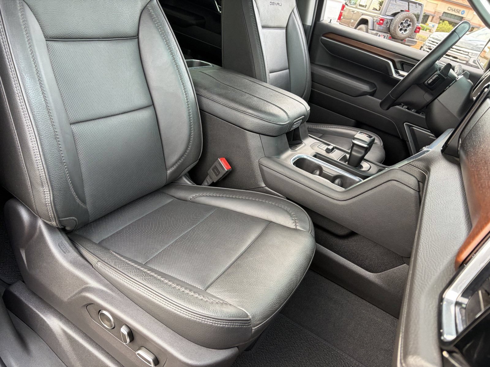 Certified 2025 GMC Sierra 1500 Denali AWD/4WD image 11