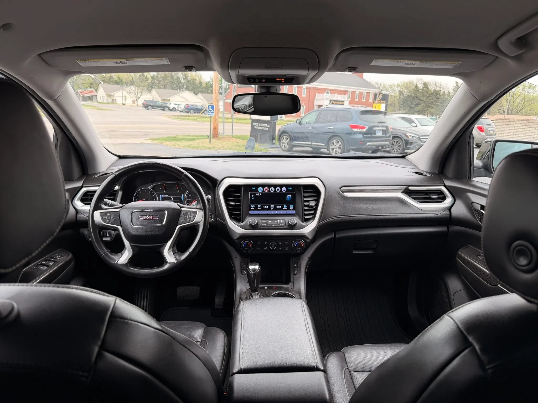 Used 2019 GMC Acadia SLT FWD image 33