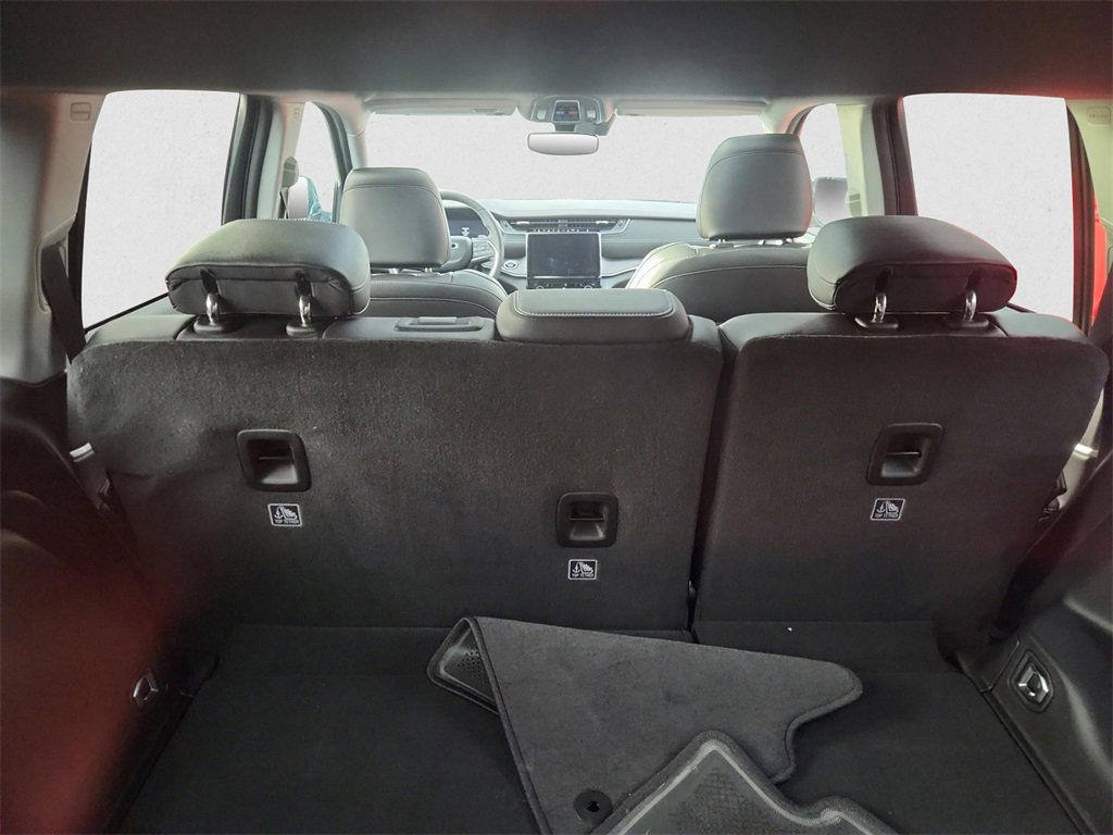 Used 2023 Jeep Grand Cherokee Limited image 7