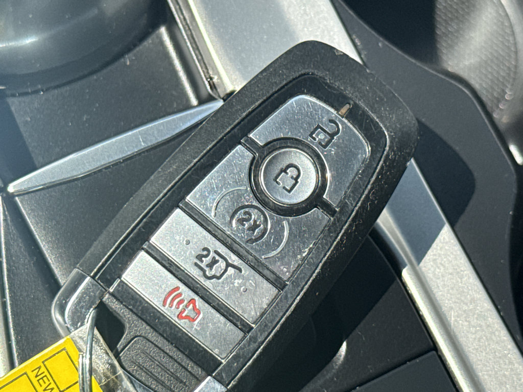 Used 2023 Ford Explorer XLT w/ Equipment Group 202A AWD/4WD image 38