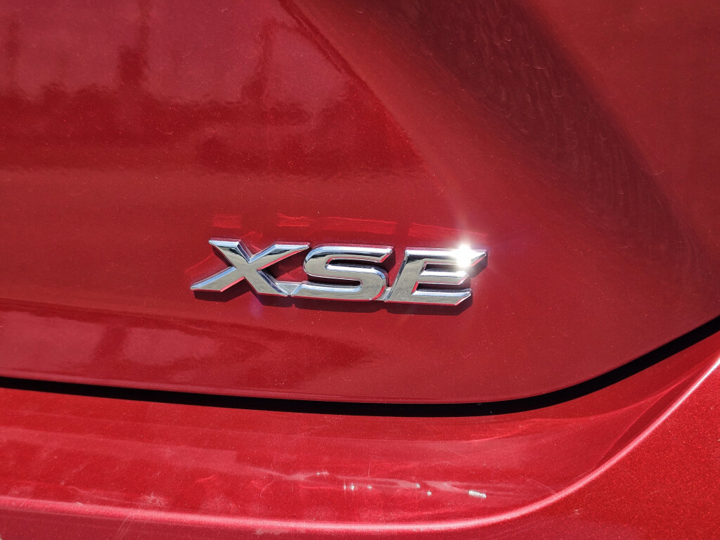 Used 2025 Toyota Camry XSE FWD image 11