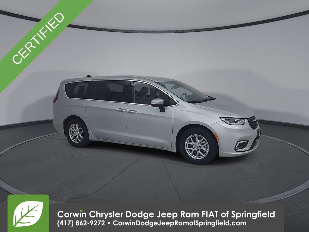 Certified 2023 Chrysler Pacifica Touring-L image 2