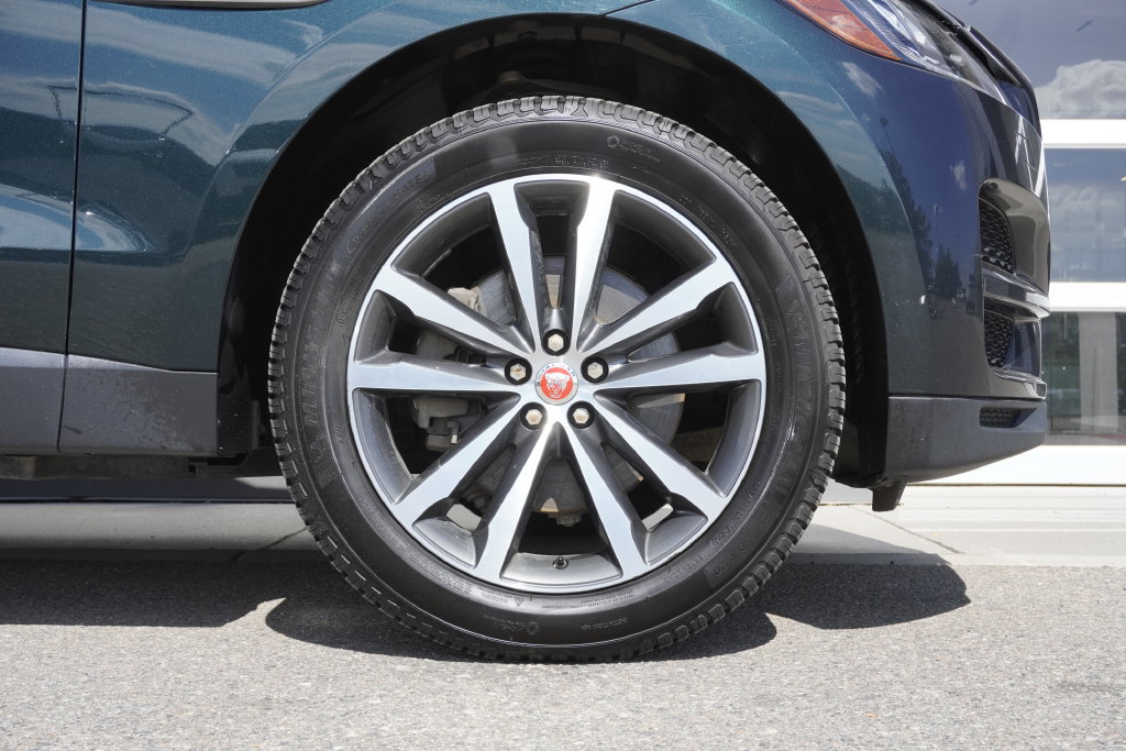 Used 2017 Jaguar F-PACE Prestige AWD/4WD image 35