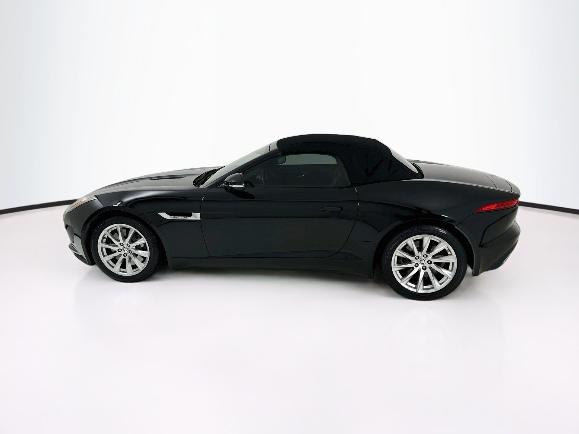 Used 2014 Jaguar F-TYPE Convertible RWD image 5