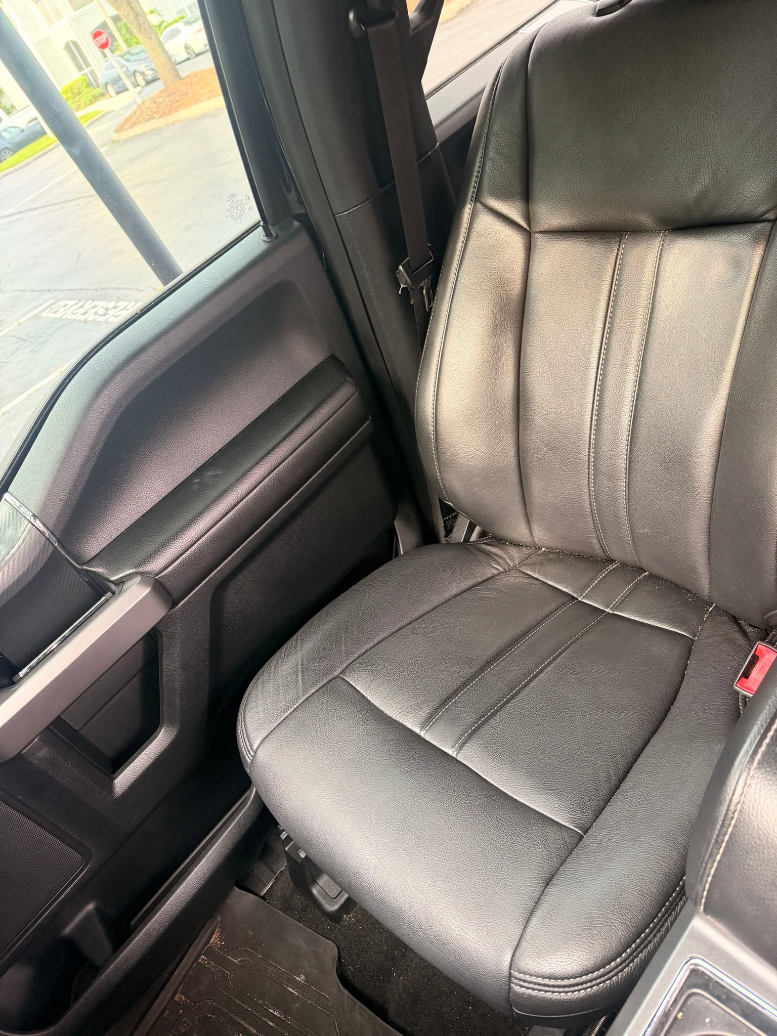 Used 2019 Ford F150 XLT w/ Equipment Group 302A Luxury AWD/4WD image 9