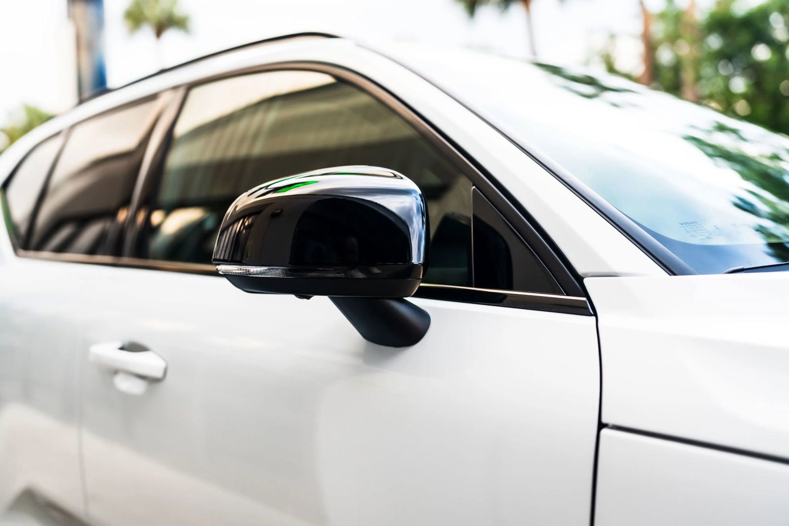 Used 2025 Volvo XC40 B5 Plus w/ Protection Package Premier image 16